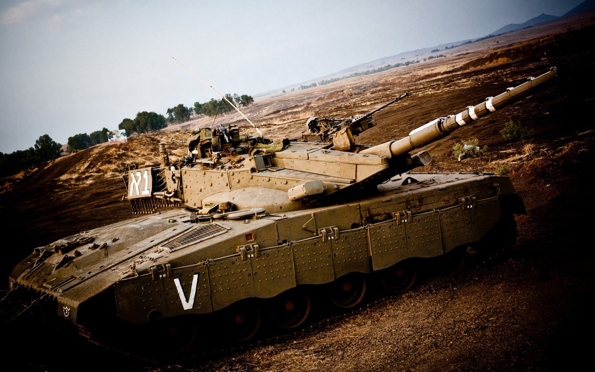 fb体育网站-麦肯齐：凭借精准的踢球和灵活的突破，他成为全黑队进攻的核心